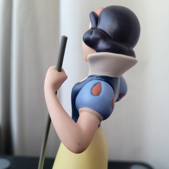 WDCC Snow White & The Seven Dwarfs "Whistle While You Work - Picture 3 of 5